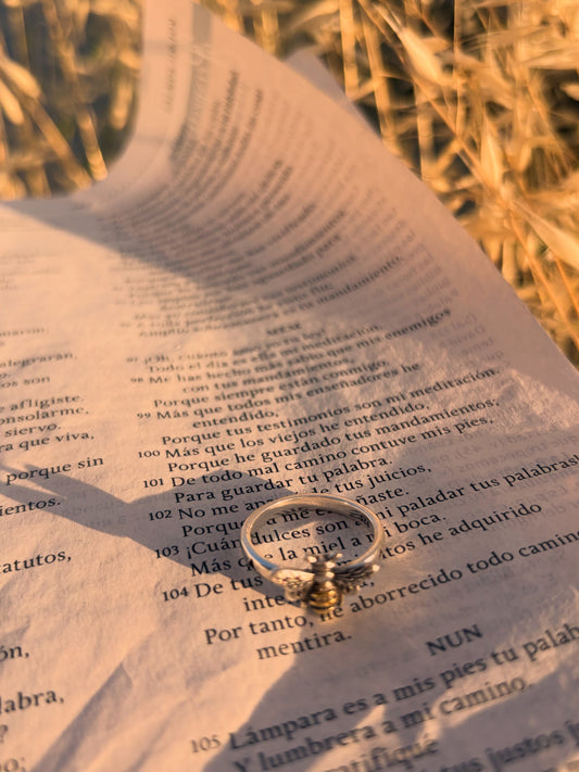 Anillo de Plata Pequeña Abeja